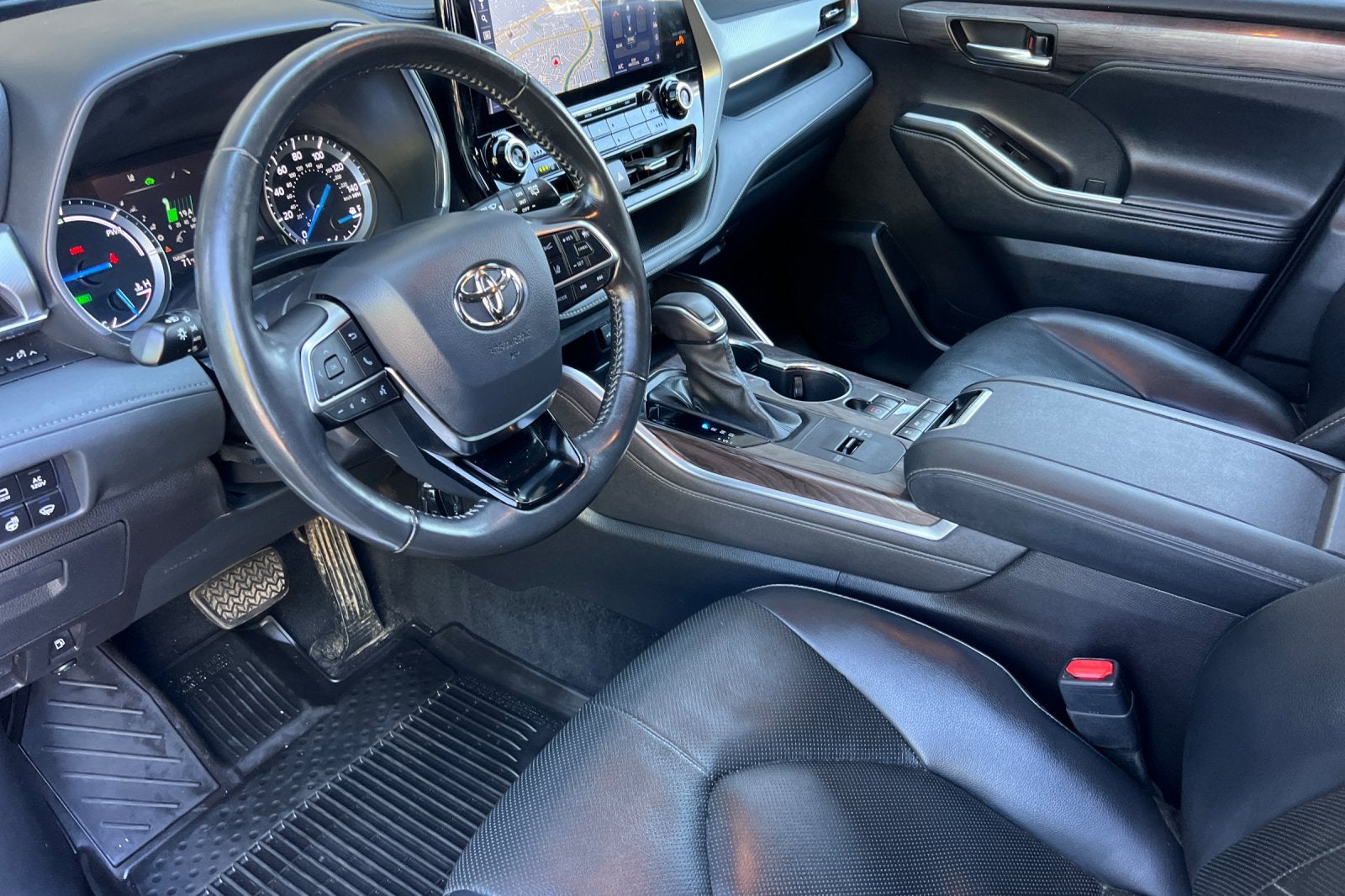 2021 Toyota Highlander Hybrid Platinum