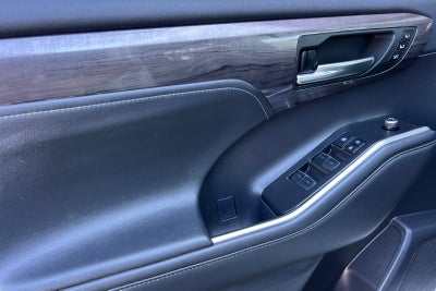 2021 Toyota Highlander Hybrid Platinum