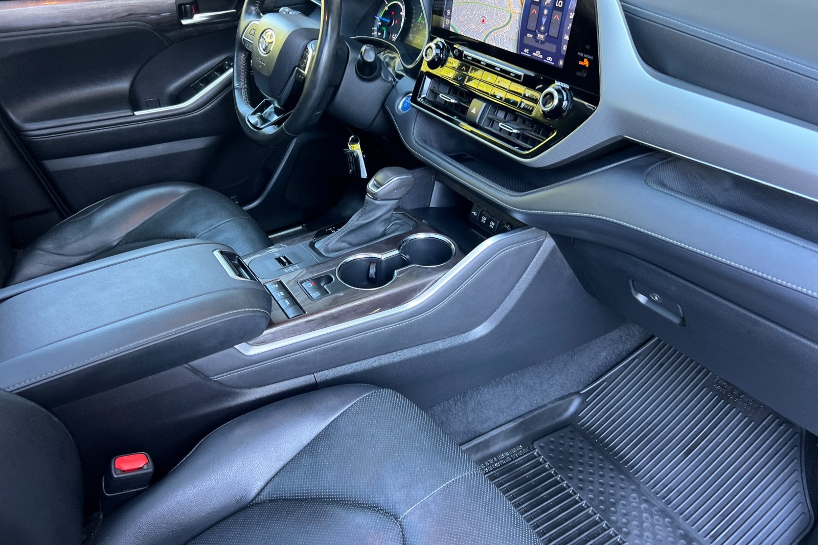 2021 Toyota Highlander Hybrid Platinum