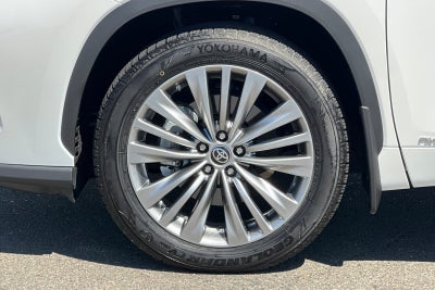 2021 Toyota Highlander Hybrid Platinum