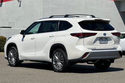 2021 Toyota Highlander Hybrid Platinum