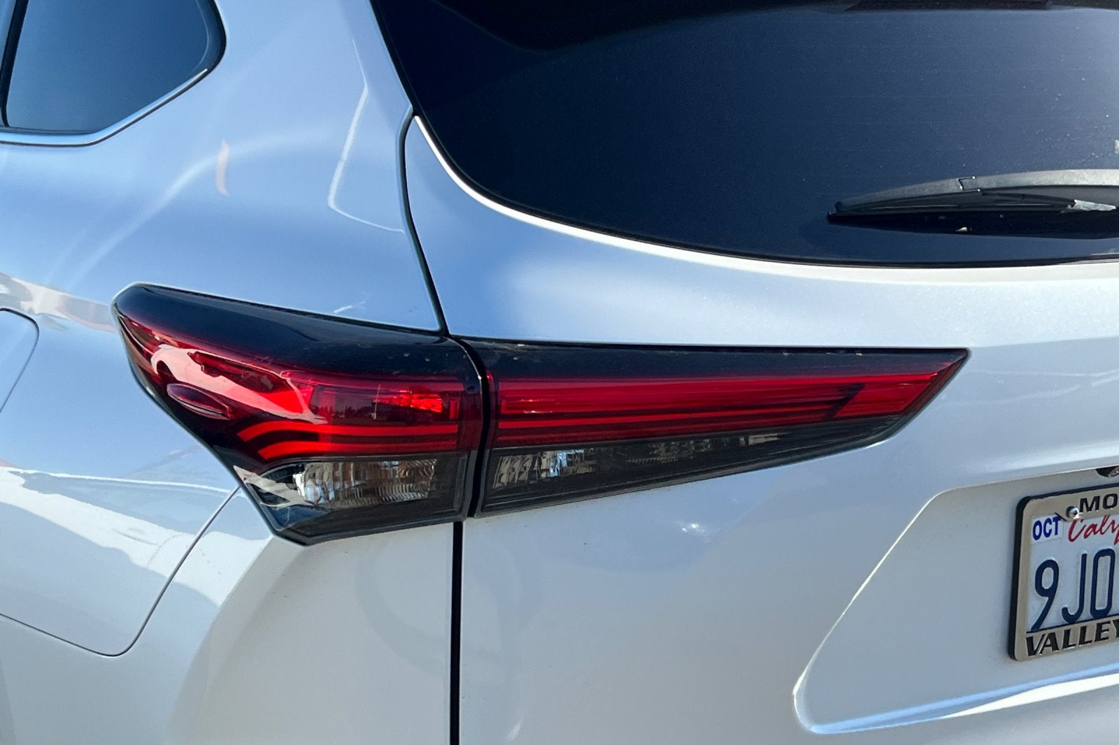 2023 Toyota Highlander Hybrid Platinum