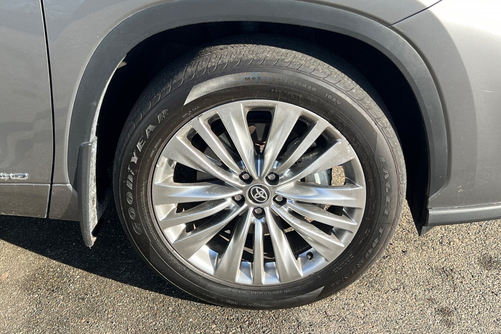 2026 Toyota Highlander Hybrid Platinum