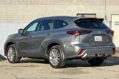 2026 Toyota Highlander Hybrid Platinum