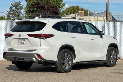 2022 Toyota Highlander Platinum
