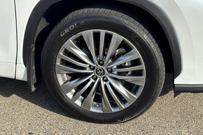 2022 Toyota Highlander Platinum