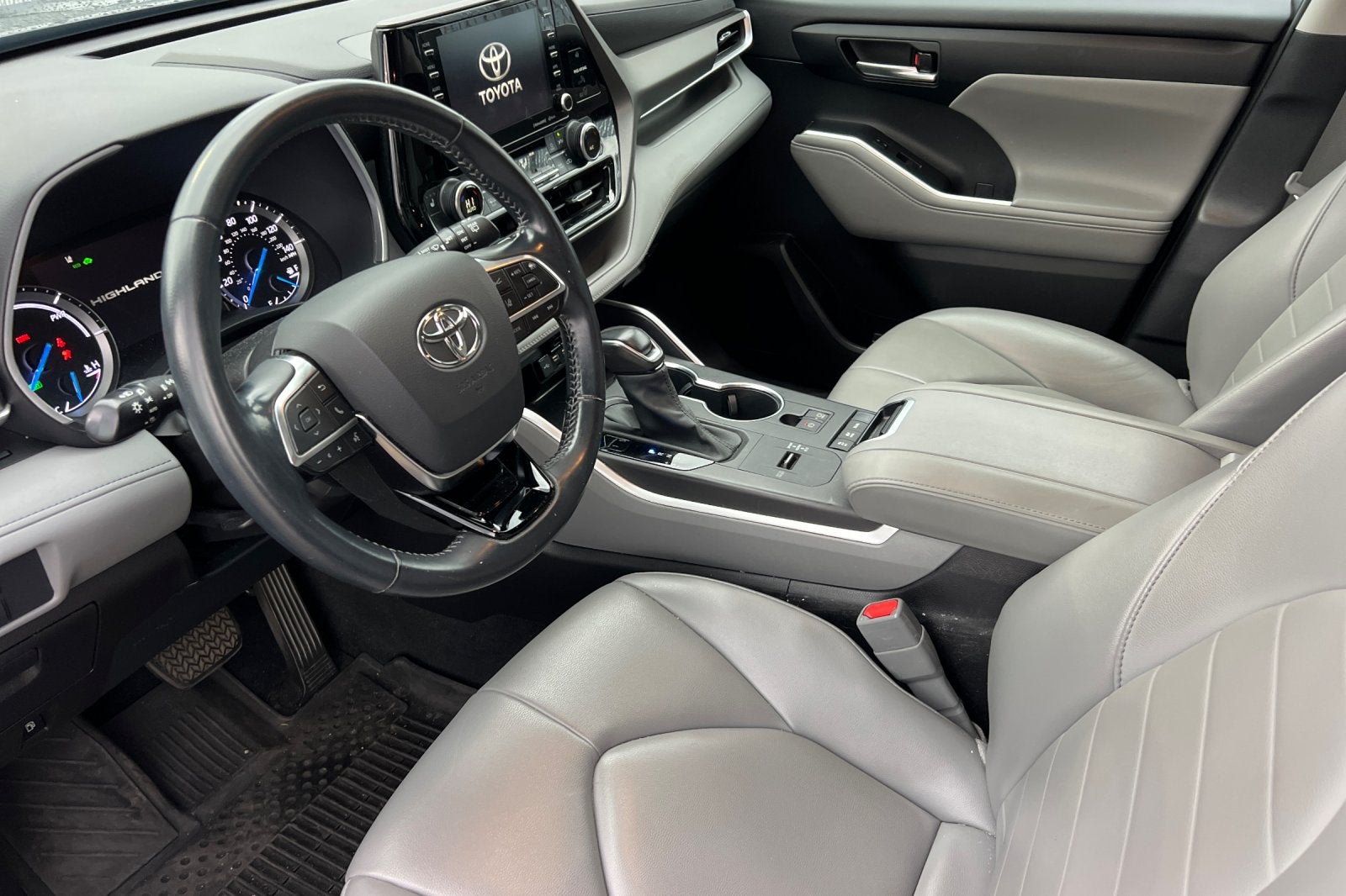 2021 Toyota Highlander Hybrid XLE