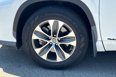 2022 Toyota Highlander Hybrid XLE
