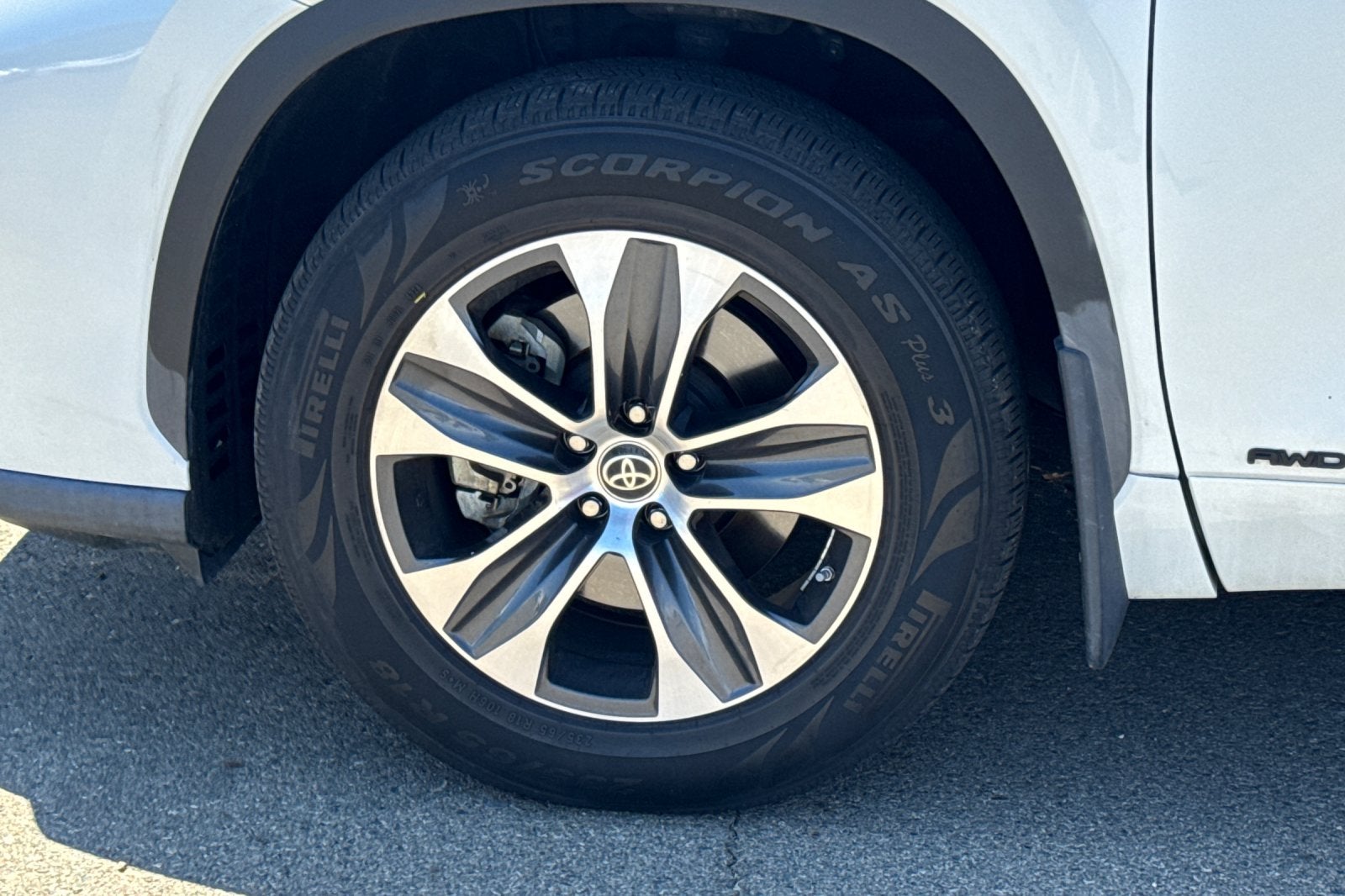 2022 Toyota Highlander Hybrid XLE
