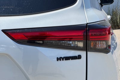 2022 Toyota Highlander Hybrid XLE