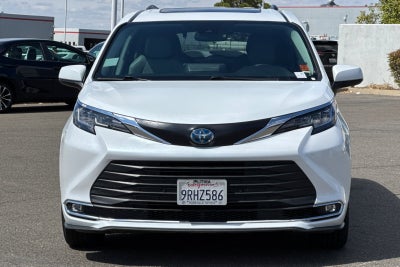 2023 Toyota Sienna XLE