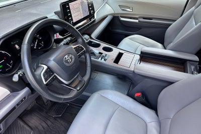 2023 Toyota Sienna XLE