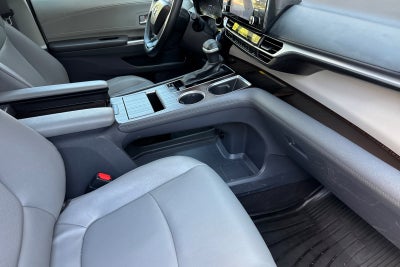 2023 Toyota Sienna XLE