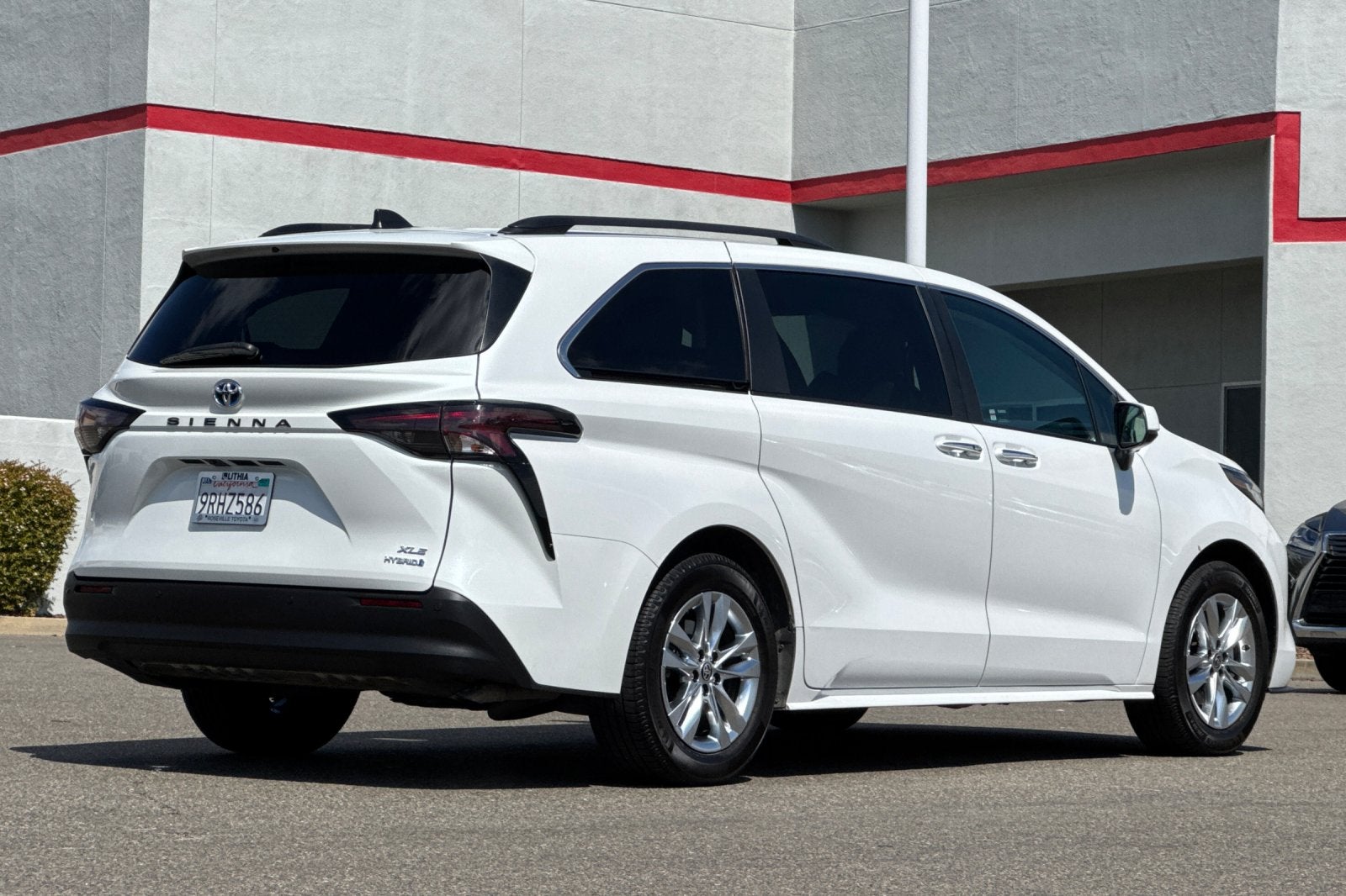 2023 Toyota Sienna XLE