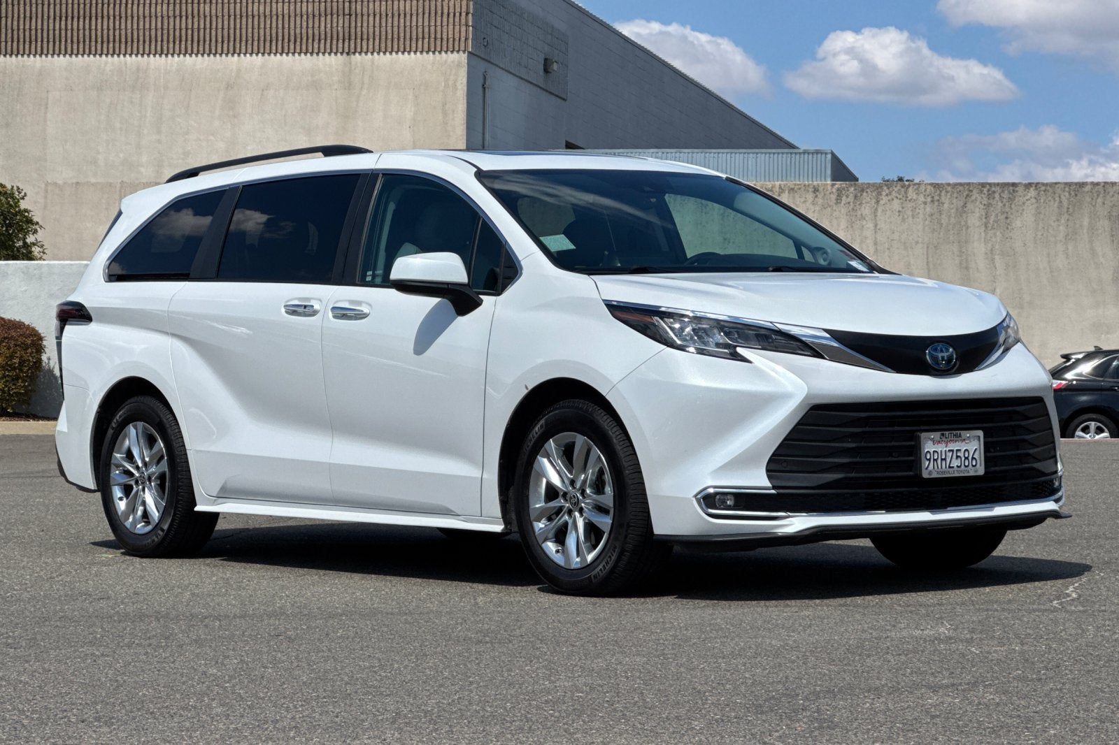 2023 Toyota Sienna XLE