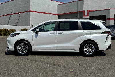 2023 Toyota Sienna XLE