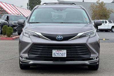 2022 Toyota Sienna XLE