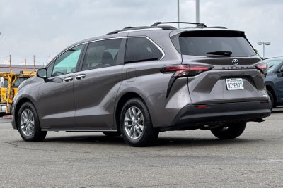 2022 Toyota Sienna XLE