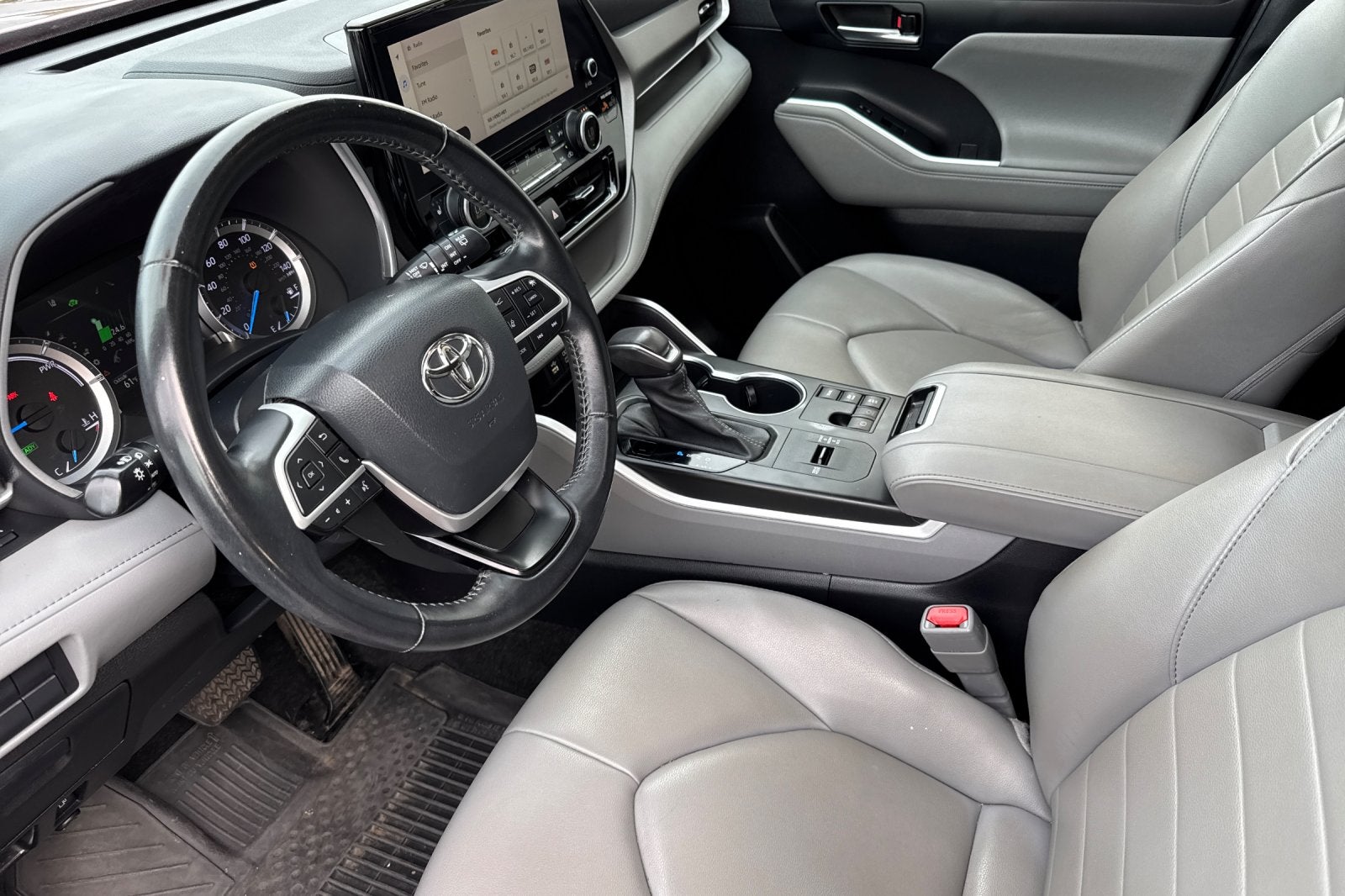 2023 Toyota Highlander Hybrid XLE