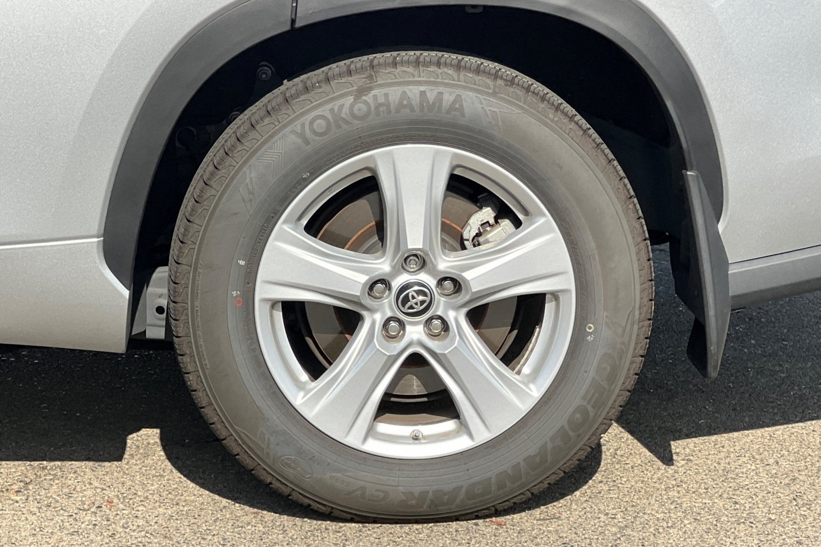 2023 Toyota Highlander LE