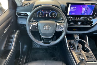 2025 Toyota Highlander Platinum