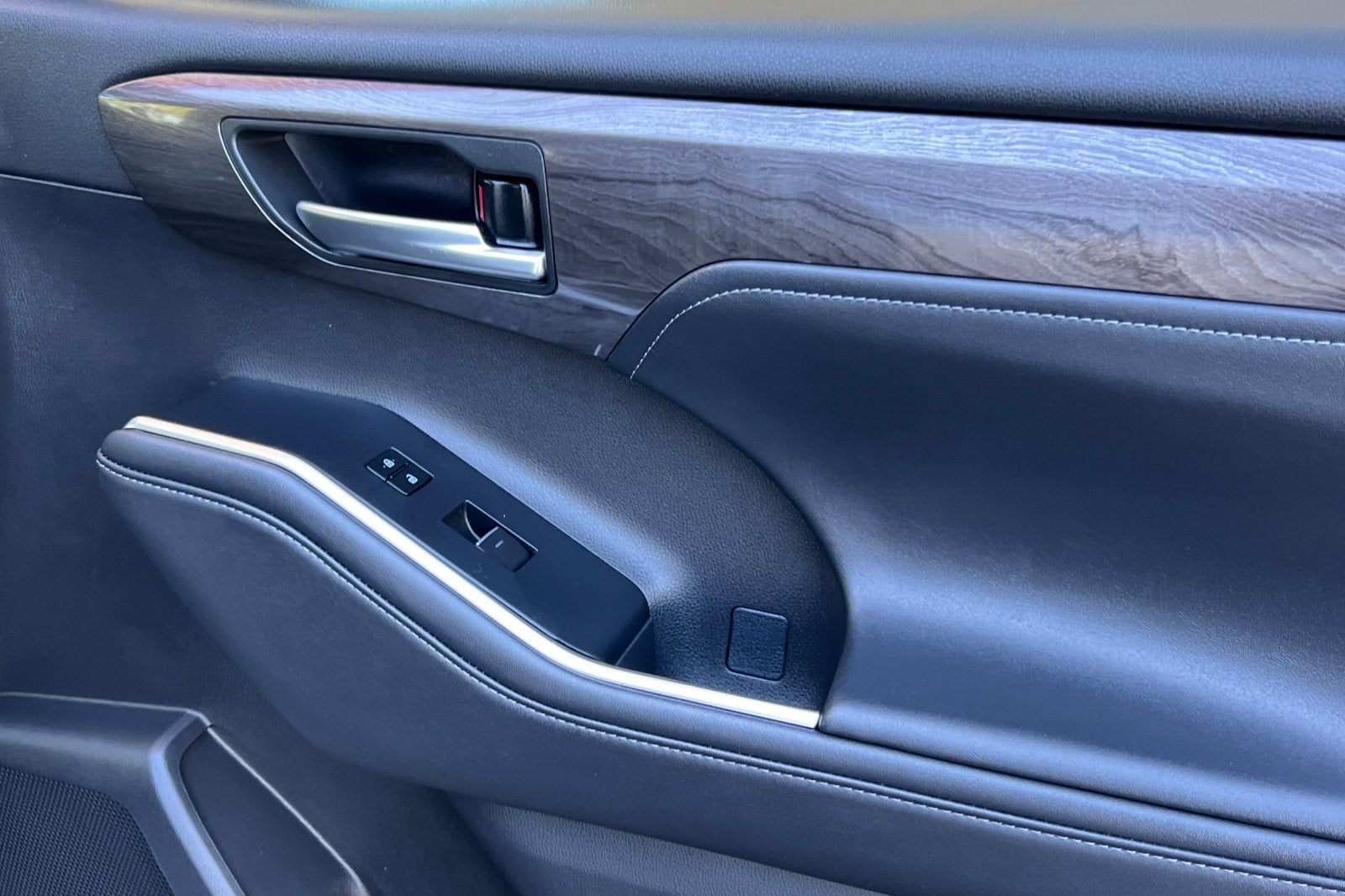 2025 Toyota Highlander Platinum