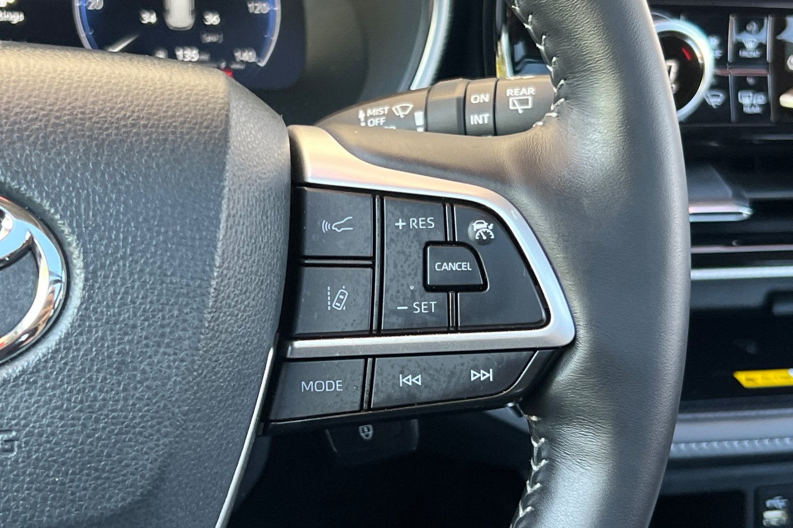 2025 Toyota Highlander Platinum