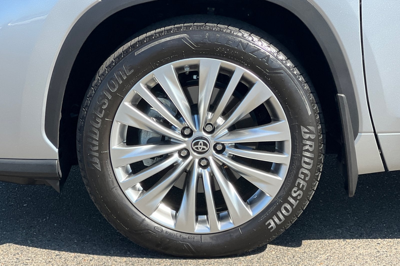 2025 Toyota Highlander Platinum