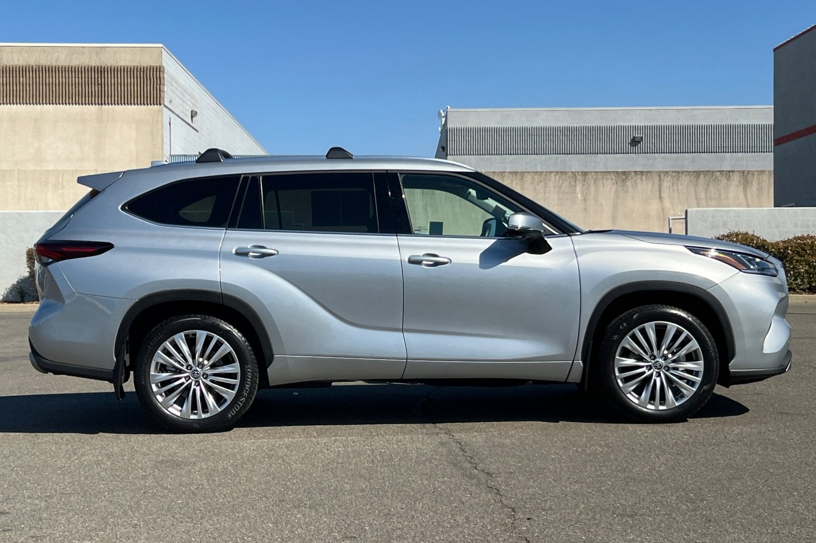2025 Toyota Highlander Platinum