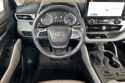2025 Toyota Highlander XLE