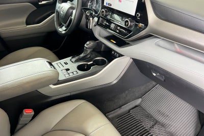 2025 Toyota Highlander XLE