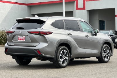 2025 Toyota Highlander XLE