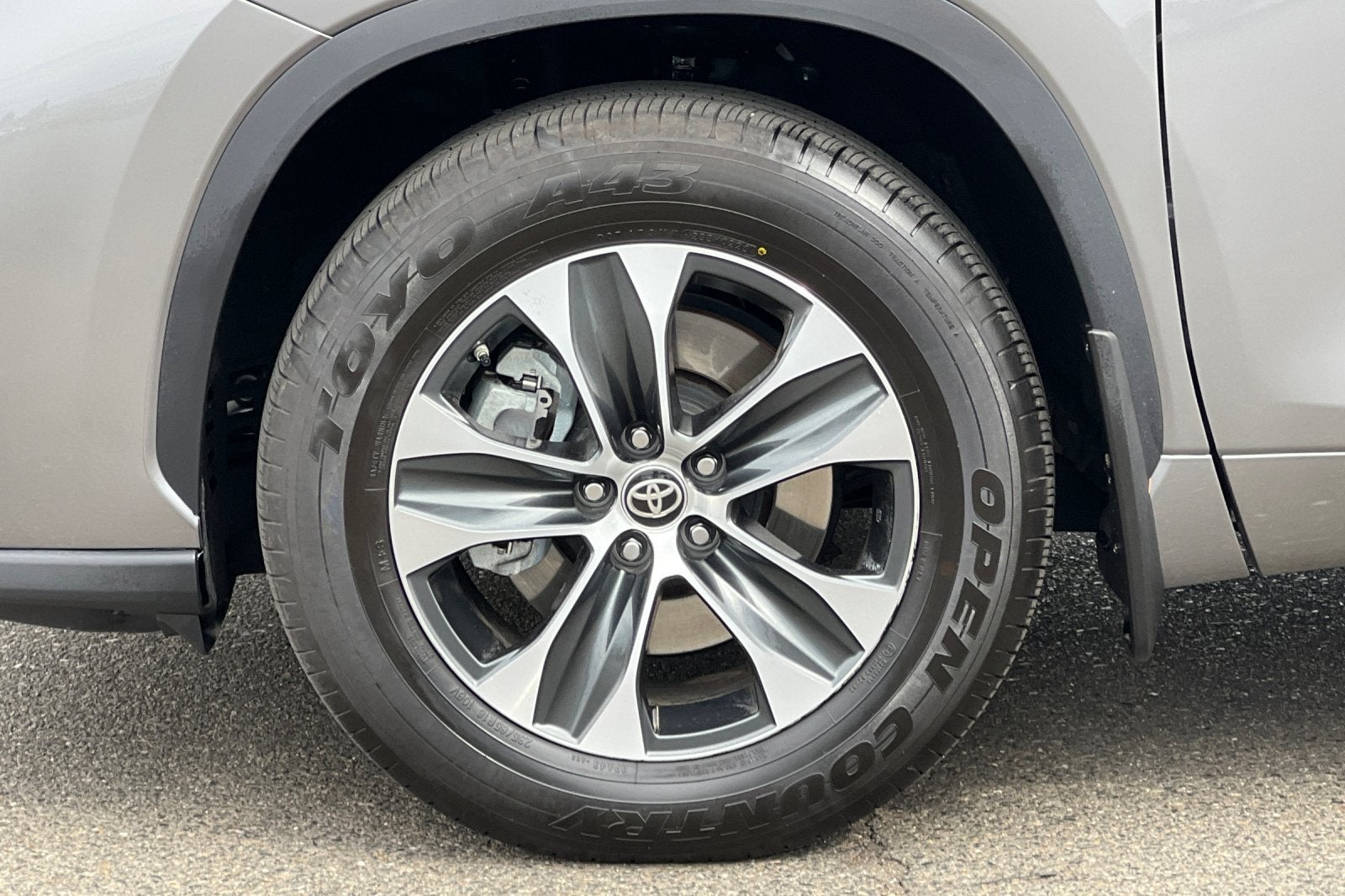 2025 Toyota Highlander XLE