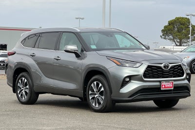 2025 Toyota Highlander XLE