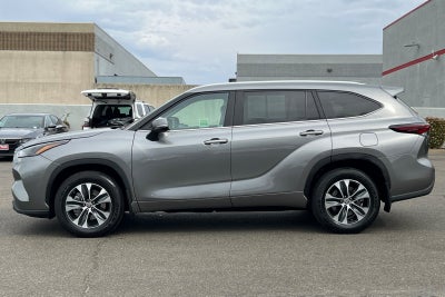 2025 Toyota Highlander XLE