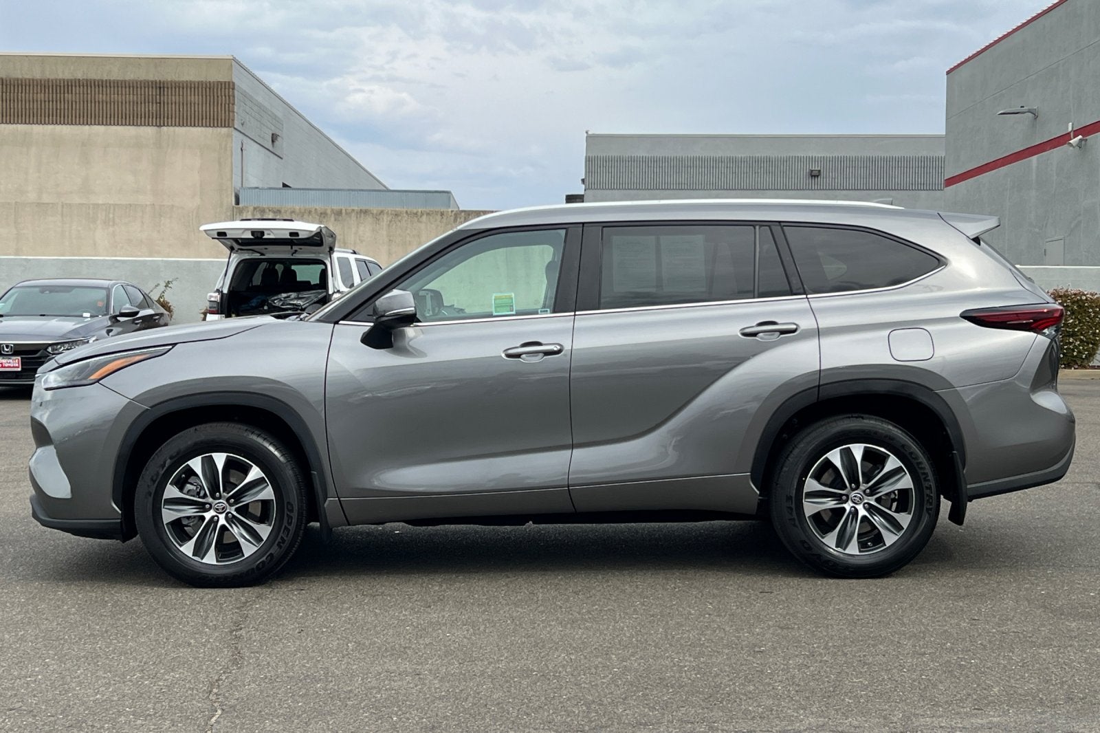 2025 Toyota Highlander XLE