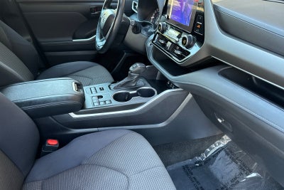 2024 Toyota Highlander LE