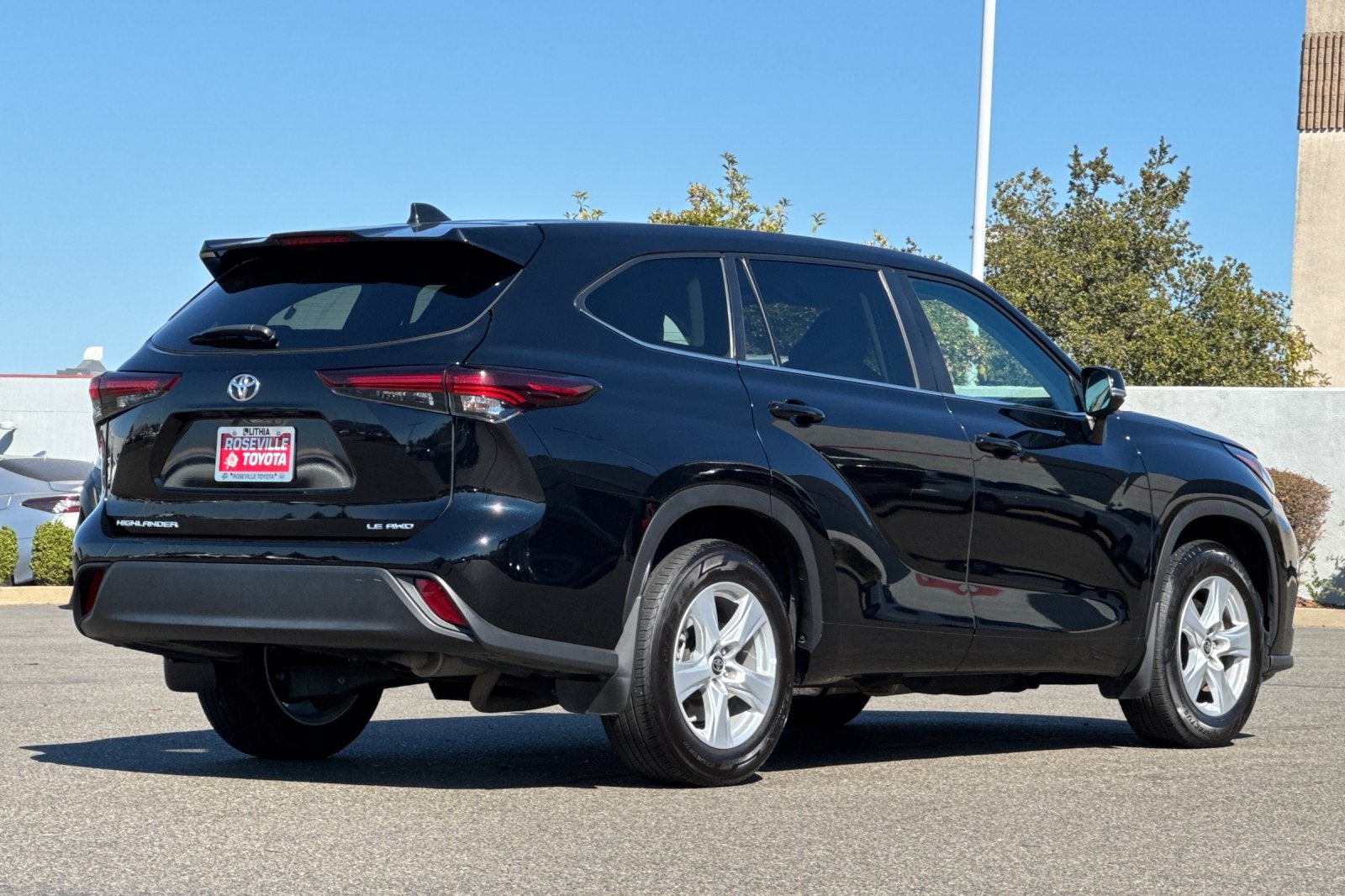 2024 Toyota Highlander LE