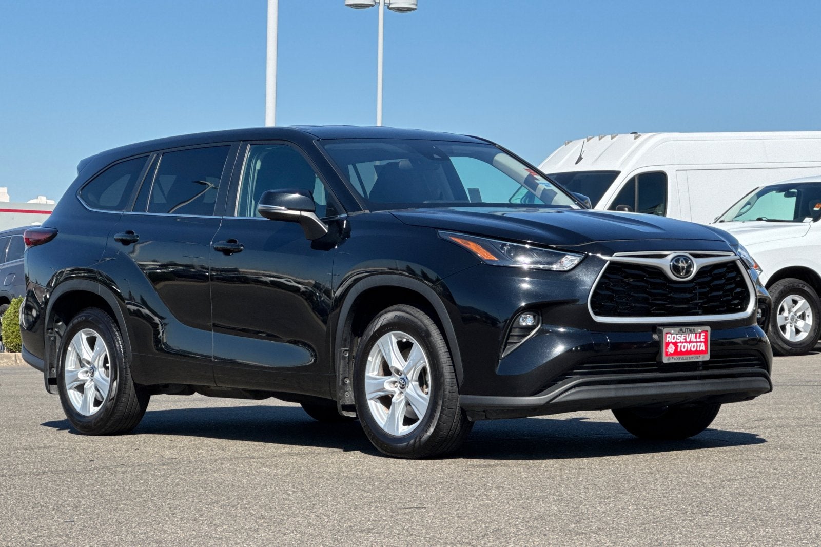 2024 Toyota Highlander LE