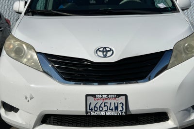 2013 Toyota Sienna LE