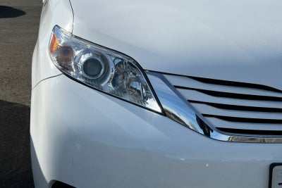 2016 Toyota Sienna LE