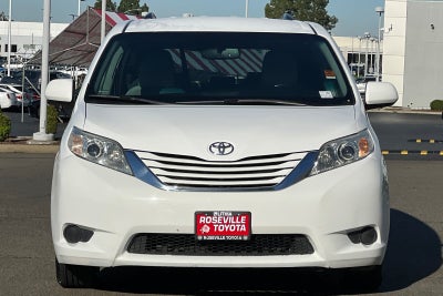 2016 Toyota Sienna LE