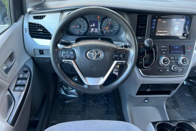 2016 Toyota Sienna LE