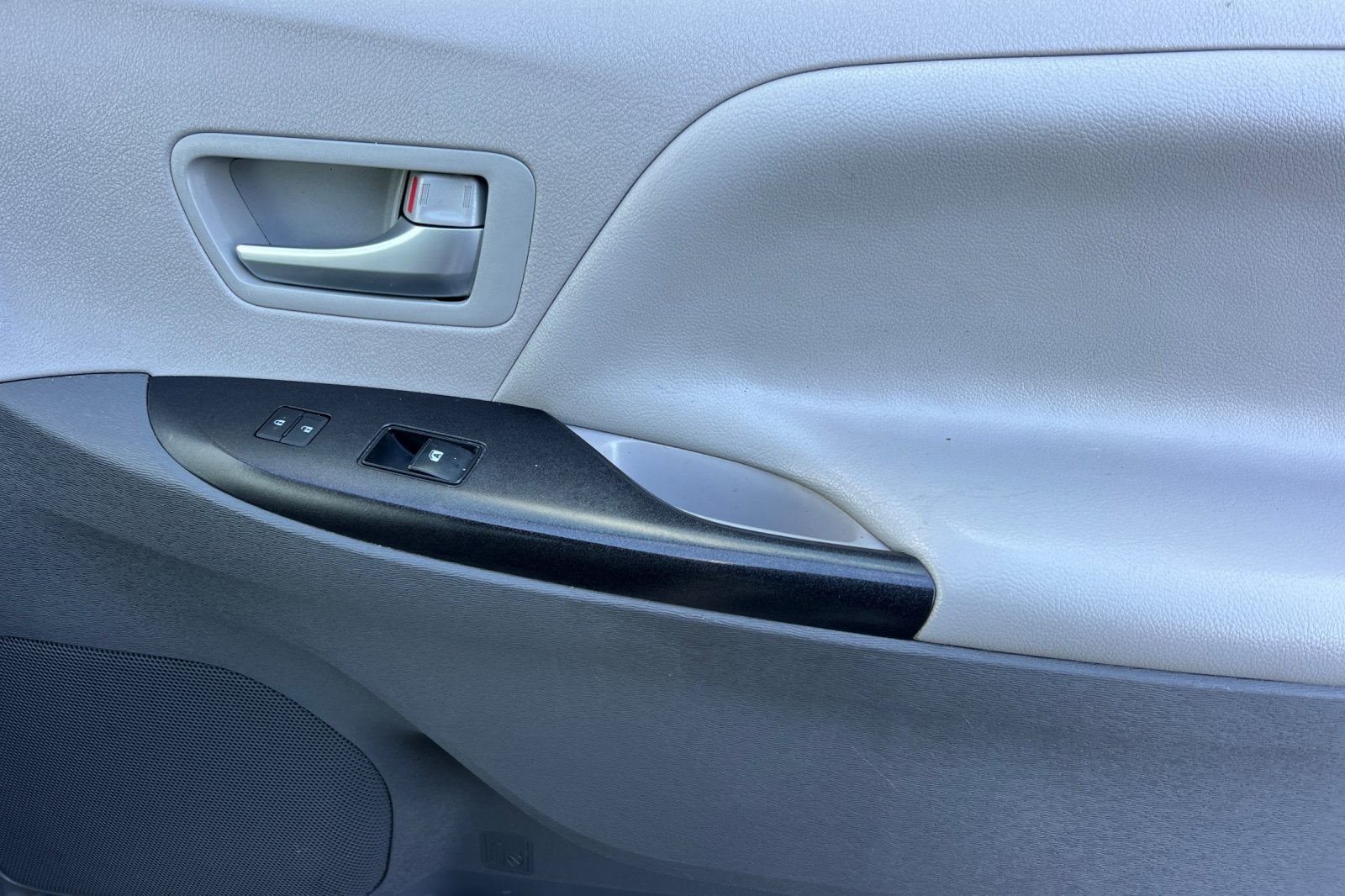 2016 Toyota Sienna LE