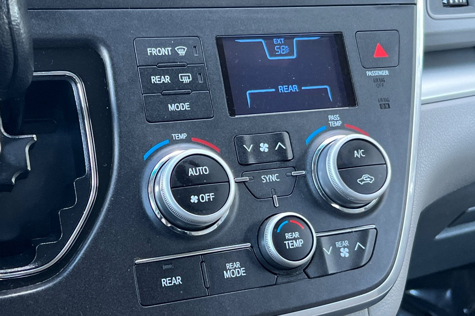 2016 Toyota Sienna LE