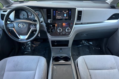 2016 Toyota Sienna LE