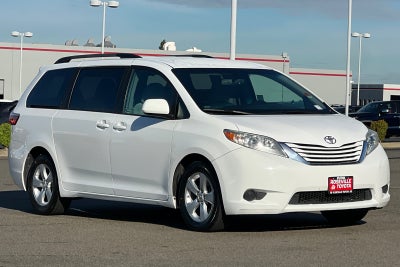 2016 Toyota Sienna LE