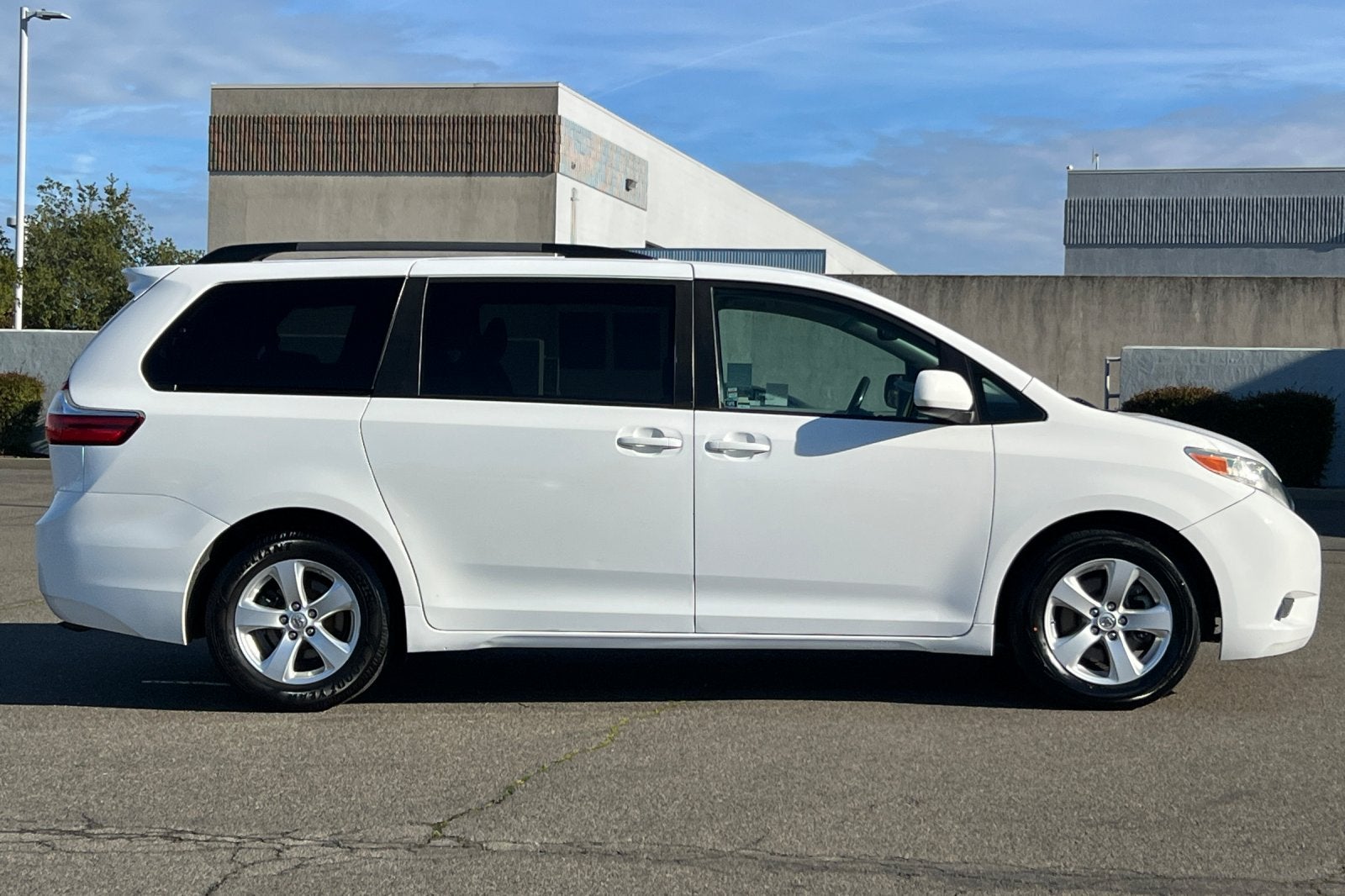 2016 Toyota Sienna LE