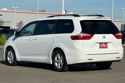 2016 Toyota Sienna LE