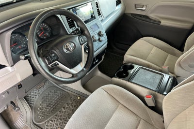 2015 Toyota Sienna LE